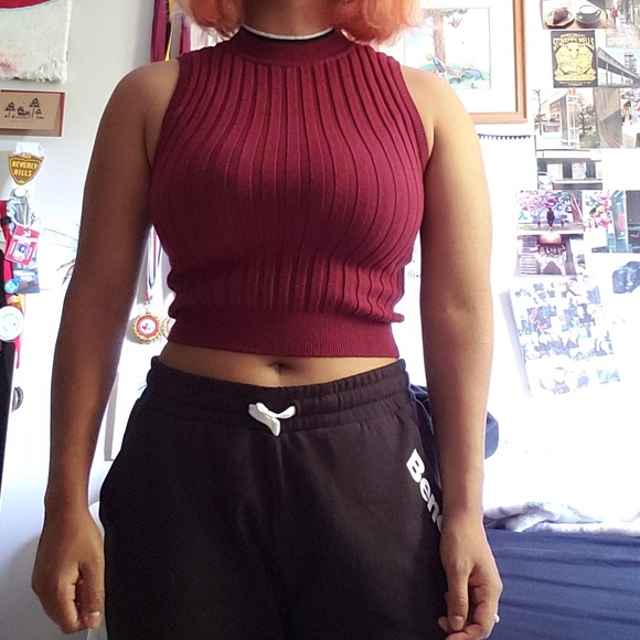 Crop top high neck sweater - Picture 1 of 3